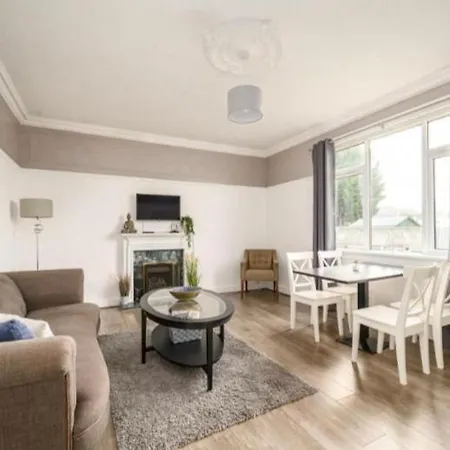 Christiemiller Avenue Holiday Home-3